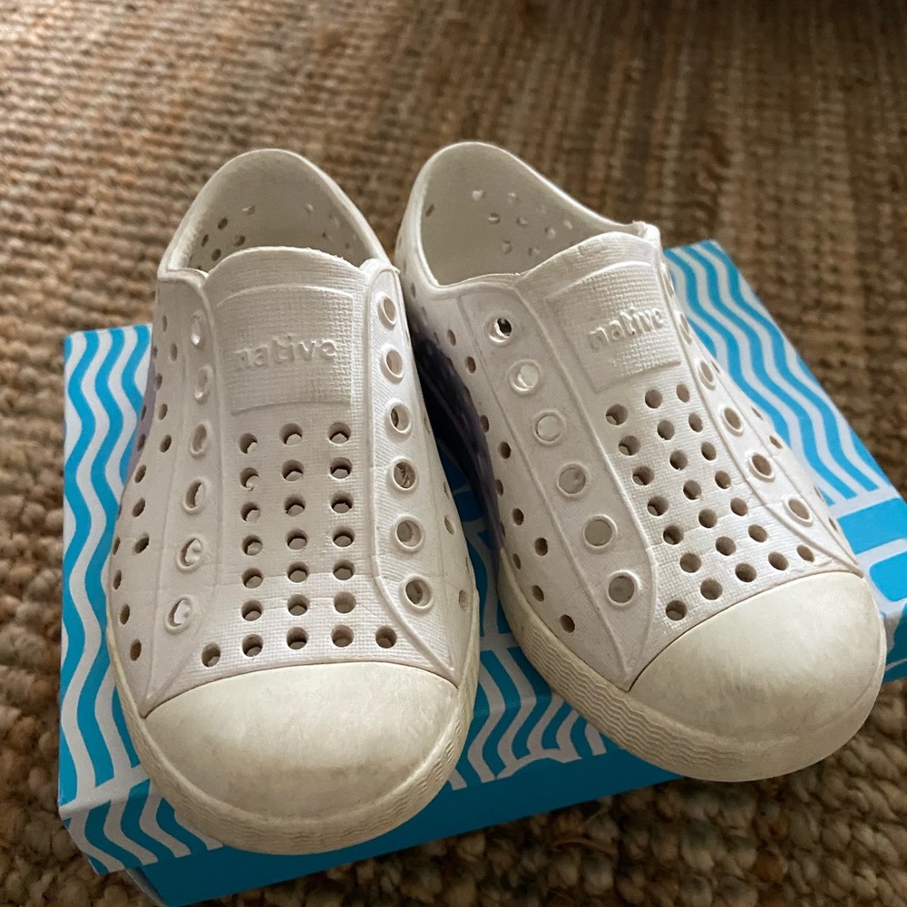 Native shoes size 8 4yrs old